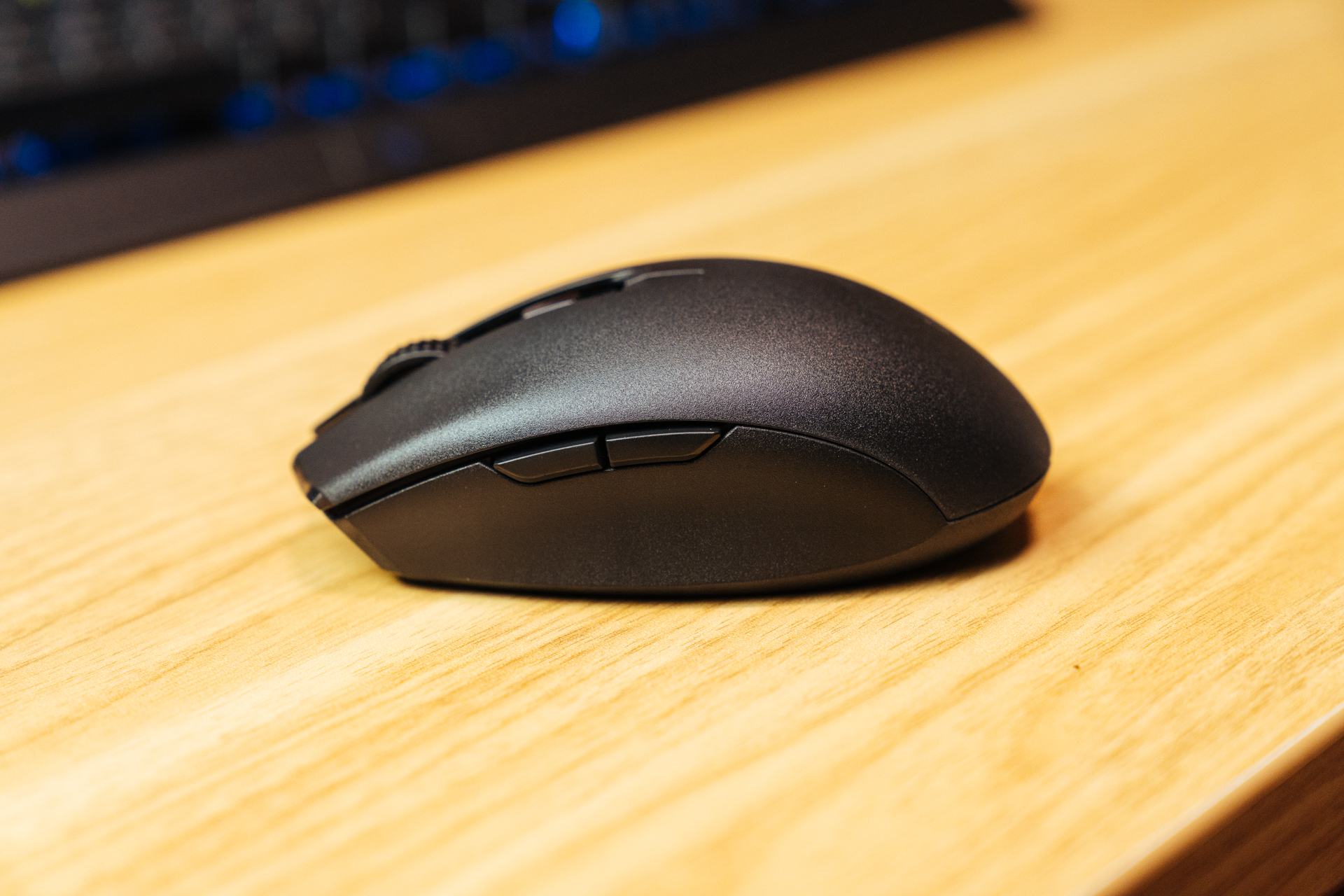 razer雷蛇毒蝰终极版轻量无线鼠标,razer八岐大蛇v2无线鼠标评测