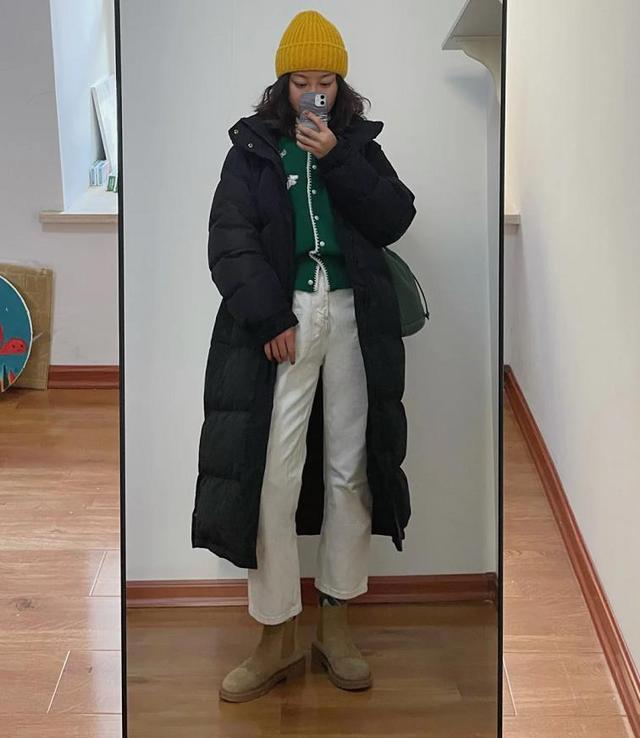 基础款黑色长款羽绒服怎么搭配,40-50岁黑色长款羽绒服搭什么裤子