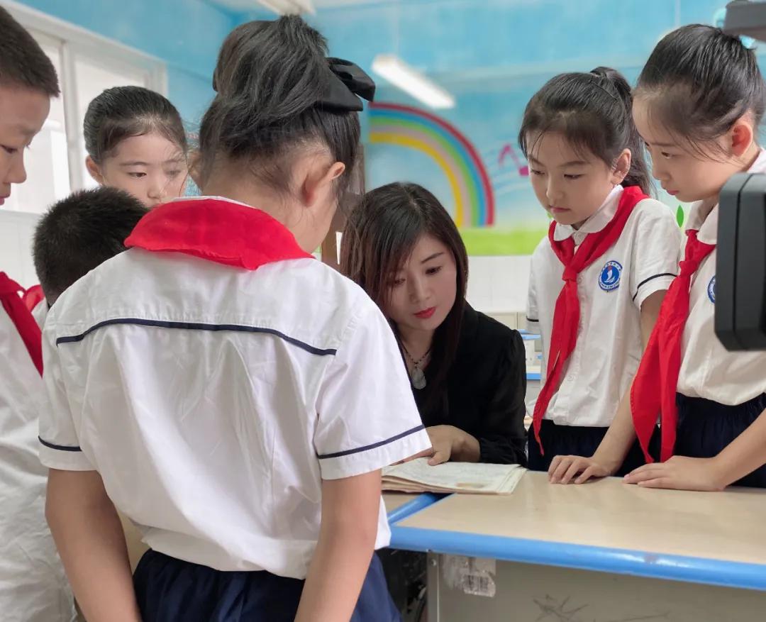 日照最美教师黄爱萍,日照最美教师庄岩