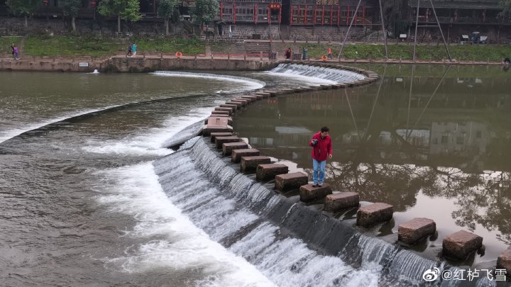上里古镇大还是柳江古镇大,上里古镇与柳江古镇