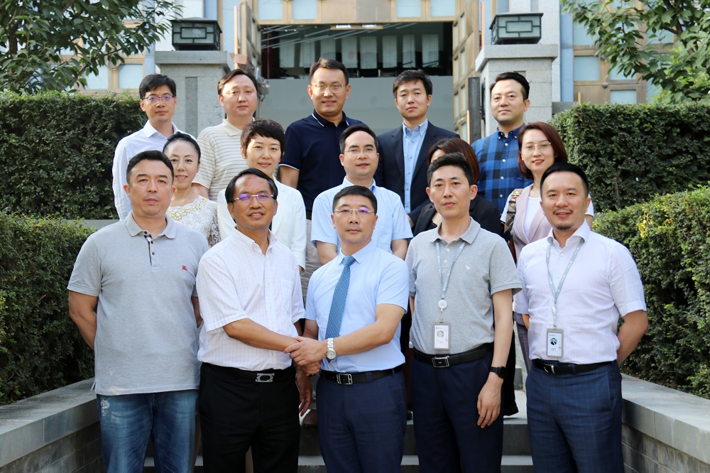 中银律师事务所换届产生新任领导班子集体走访慰问往届领导