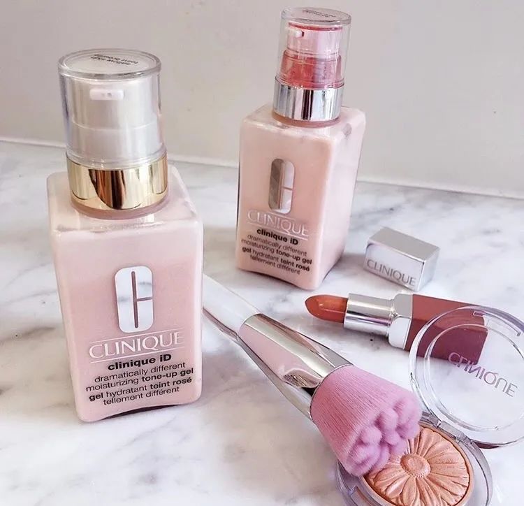 换季脸上爆痘用什么都过敏,换季过敏长痘用什么护肤品