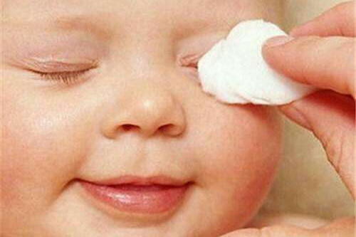 宝宝流粘稠分泌物正常吗,宝宝分泌物要不要洗掉