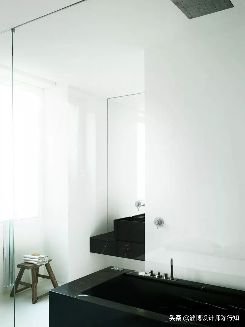 现代简约轻奢浅灰,轻奢和现代简约黑白灰的特点