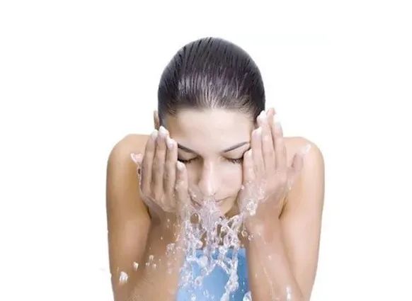 夏季美容养颜有妙招，自设5道防线阻止黑色素沉着