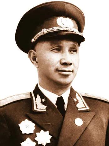 1984年粟裕遗体在八宝山火化，才发现他头颅中的3枚弹片，54年啊