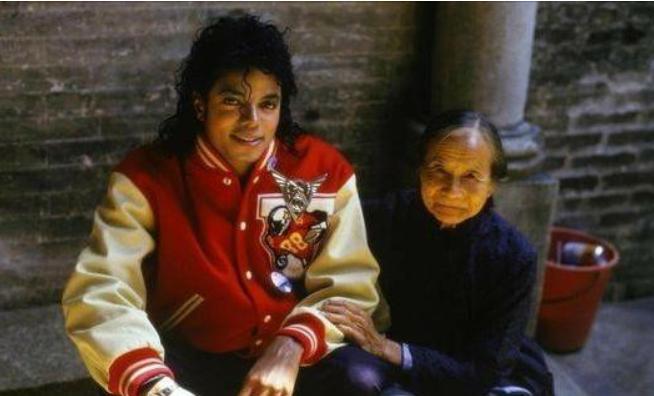 迈克尔杰克逊农村旅游,迈克尔杰克逊1996旅游