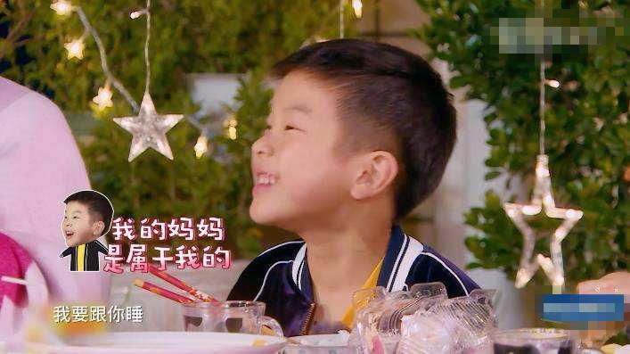 儿子10岁和妈妈一起睡的坏处,儿子12岁还和爸妈一起睡怎么办