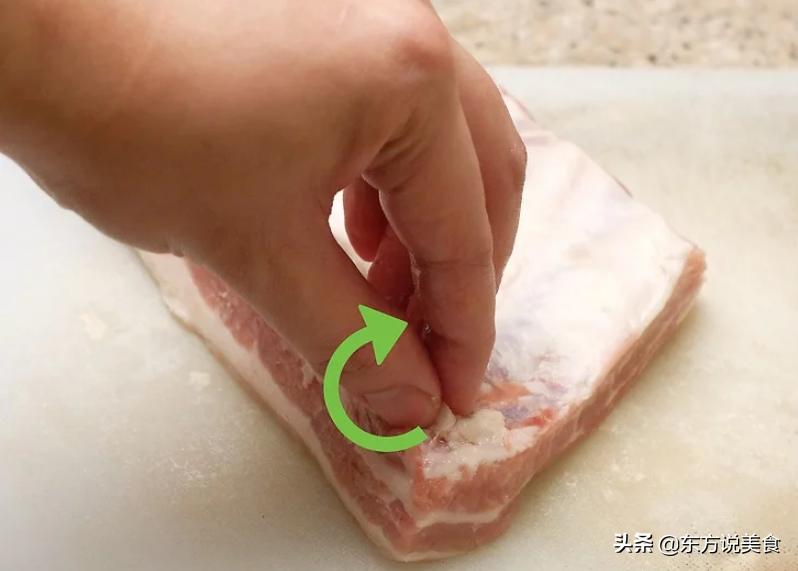 猪排的正确吃法和腌制方法,烟熏猪排的正确吃法