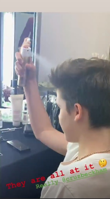 贝小七剪发视频,安娜和贝小七