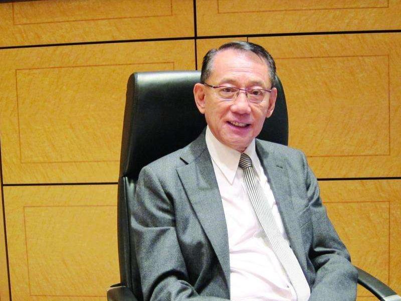 英皇老板杨受成和李嘉诚,英皇老板杨受成几个儿子