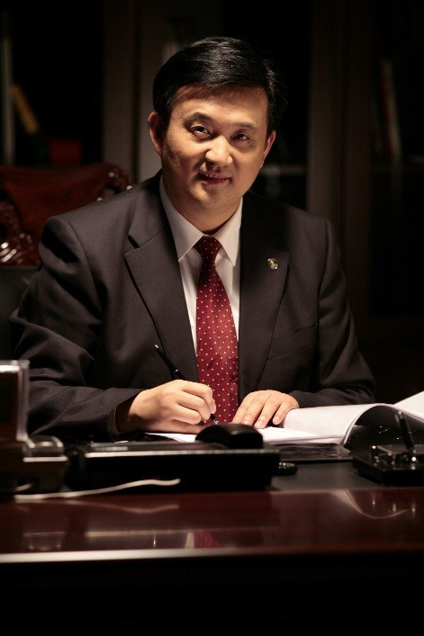 中天钢铁父子掌门：登高望远、脚踏实地，做企业如此，做人亦如是