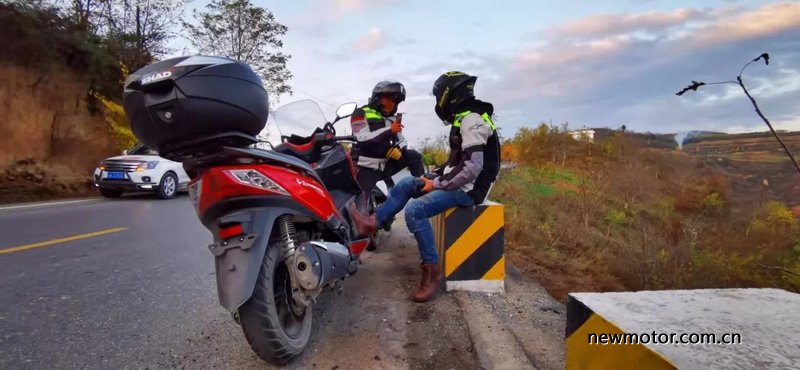 大阳300踏板性价比,大阳adv300踏板测评