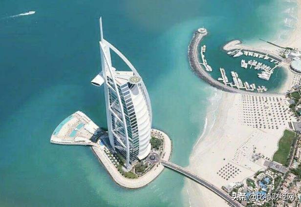 迪拜首台*币特比**ATM无需身份证，可现金购买!