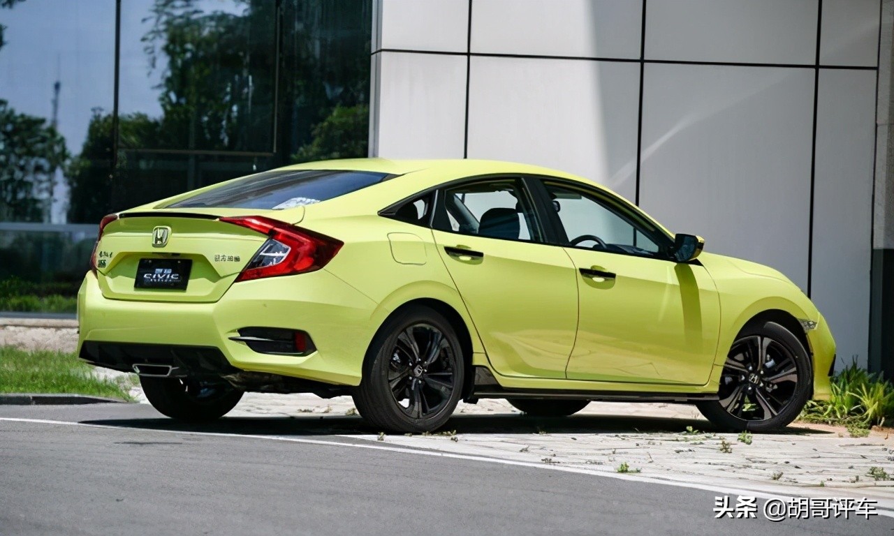 宝骏rc5对比轩逸2021,2万提了新宝骏rc-5