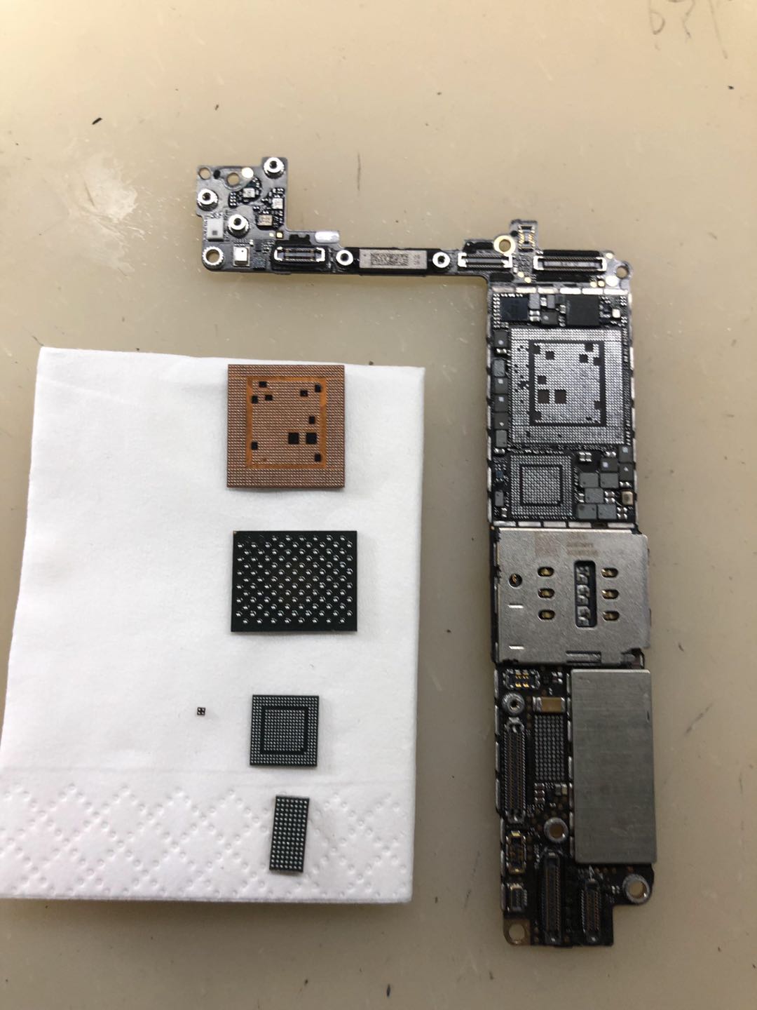 苹果8plus主板通病维修搬板总结相关问题