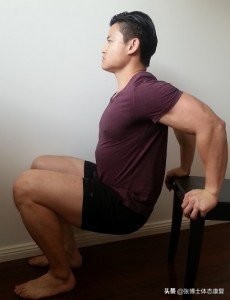 【体态矫正】耸肩、圆肩体态的矫正训练方法