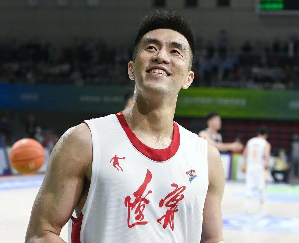 阿迪达斯签约胡明轩了吗,胡明轩代言阿迪事件