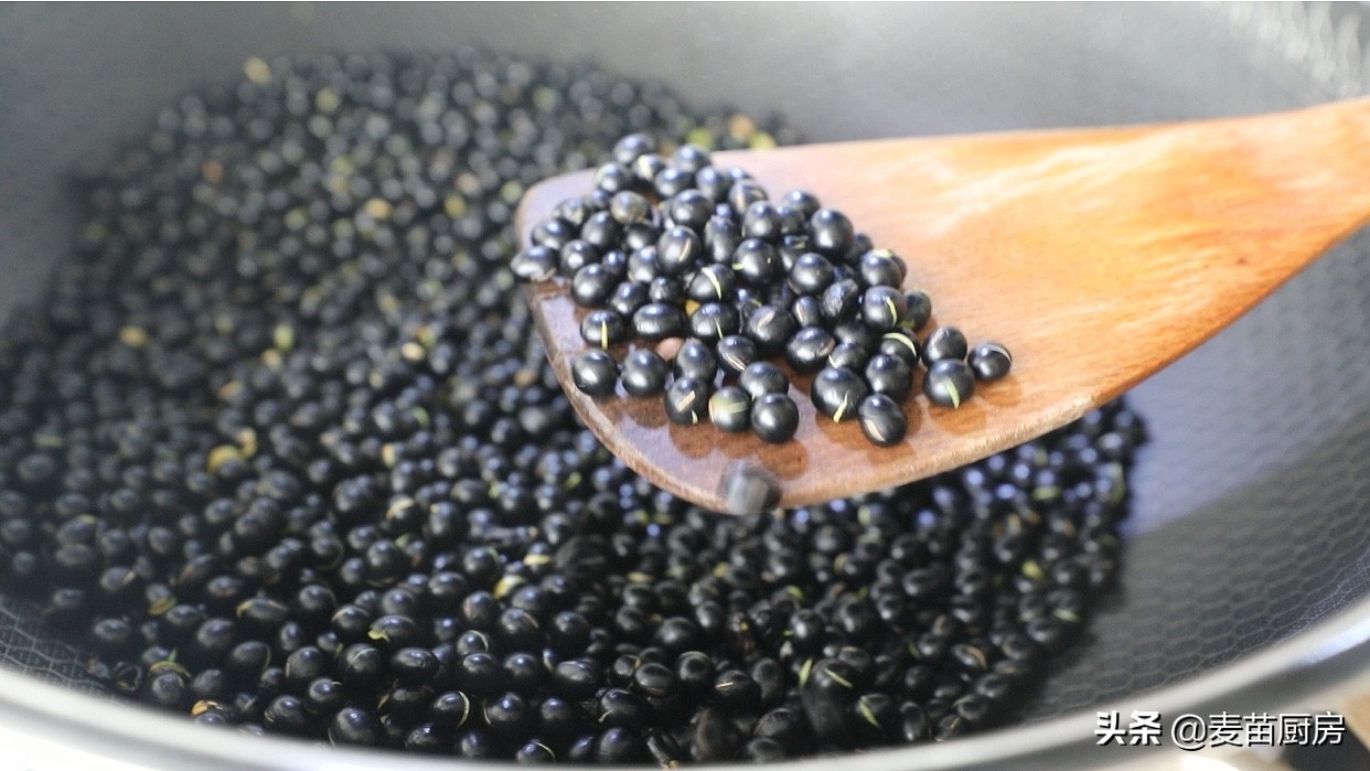 每天吃一把黑豆有什么好处,黑豆可以天天打豆浆喝吗