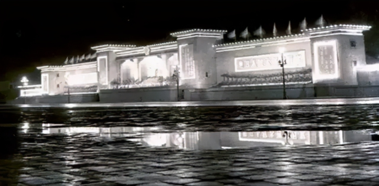 天津青年路的老照片1990年,天津市南京路图片