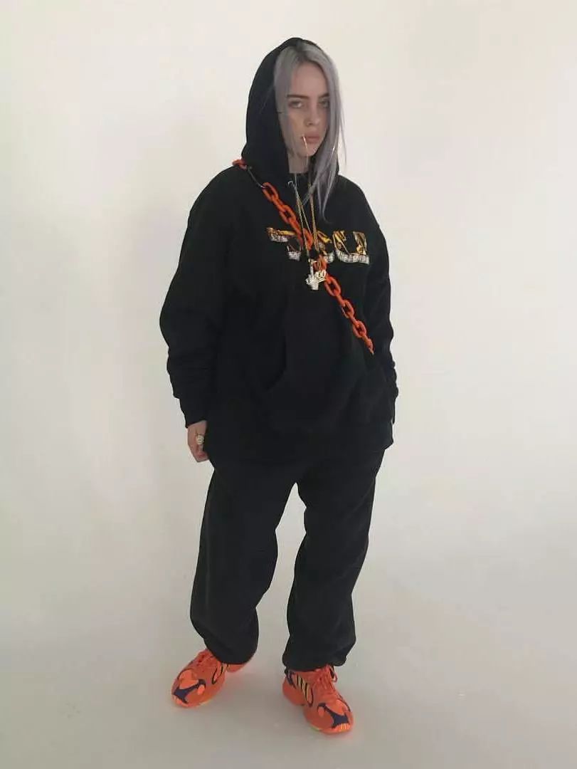 我太太太难了！项链戴在脖子上还做错了？