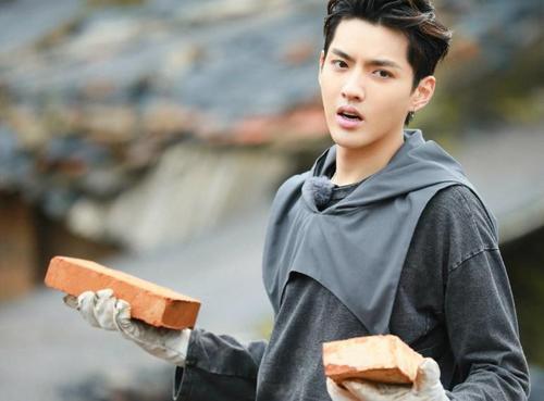 本科去烟厂当操作工,985毕业生进卷烟厂