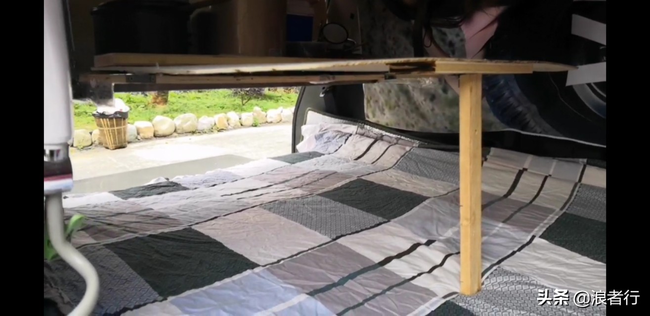 床车与b型房车怎么选择,自驾游房车好还是床车好