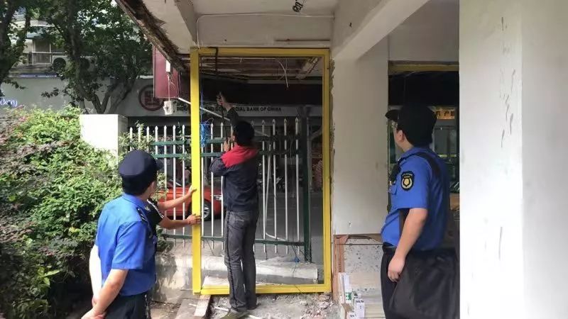 江阴：门店违规装修，还玩起了“闪电战”、“隐蔽战”，结果...