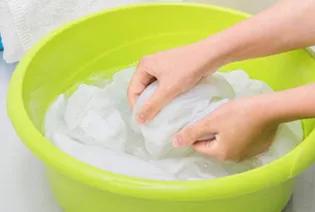 白衣服发黄洗白小窍门,白衣服油渍发黄洗白小窍门