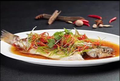 广州一女子误吞鱼骨致动脉破裂命悬一线!鱼刺为何频惹大祸?