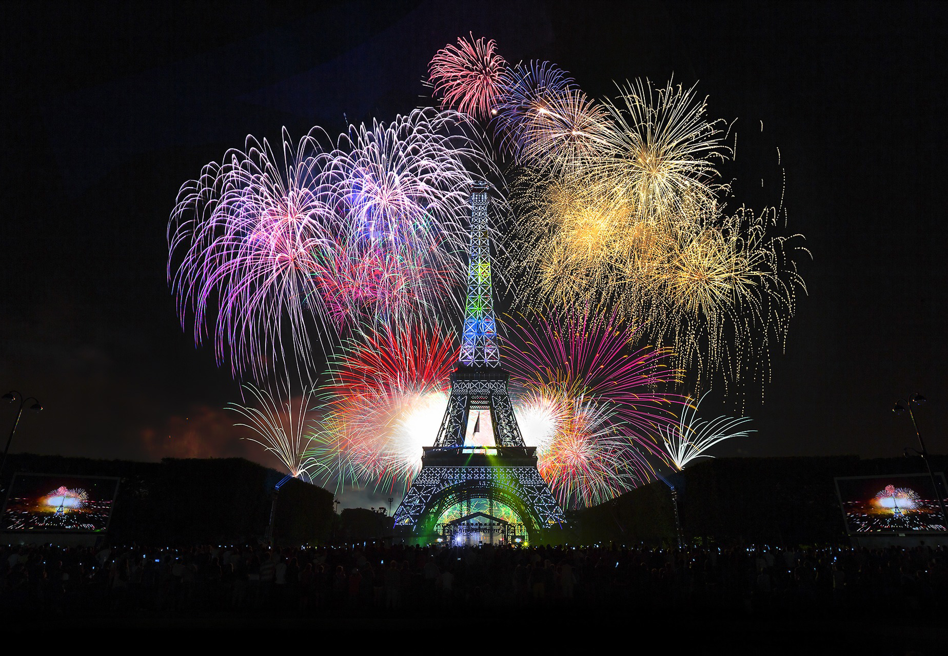 埃菲尔铁塔可怕之处,埃菲尔铁塔真实缺点