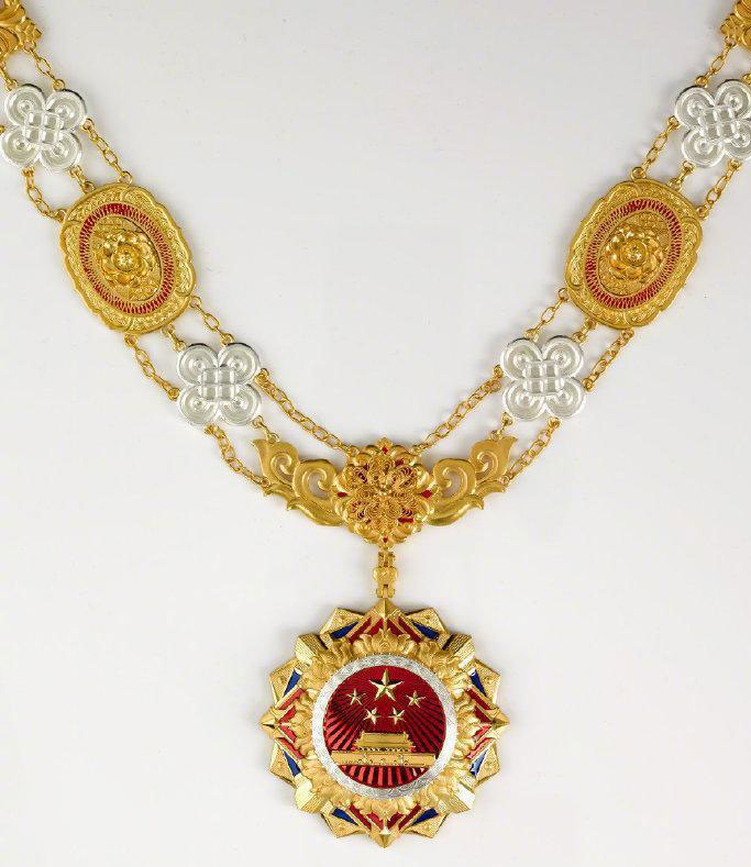 共和国勋章是不是黄金的,共和国勋章是多少克黄金制成