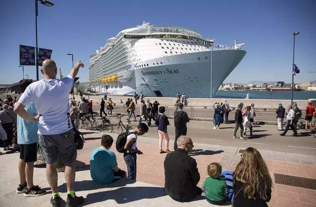 1000000000的邮轮长什么样？游乐场、购物中心样样齐全