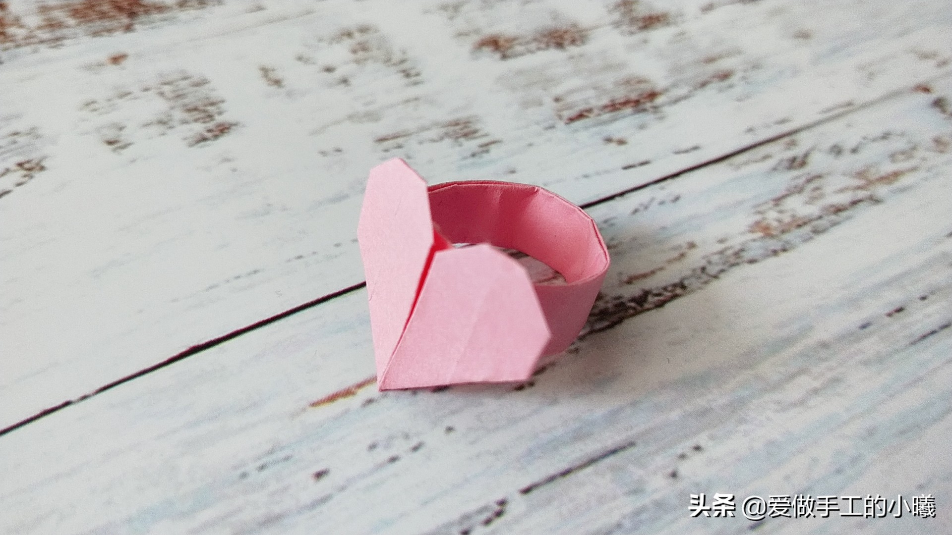 手工折纸爱心戒指简单又好看,折纸戒指简单方法大全图解