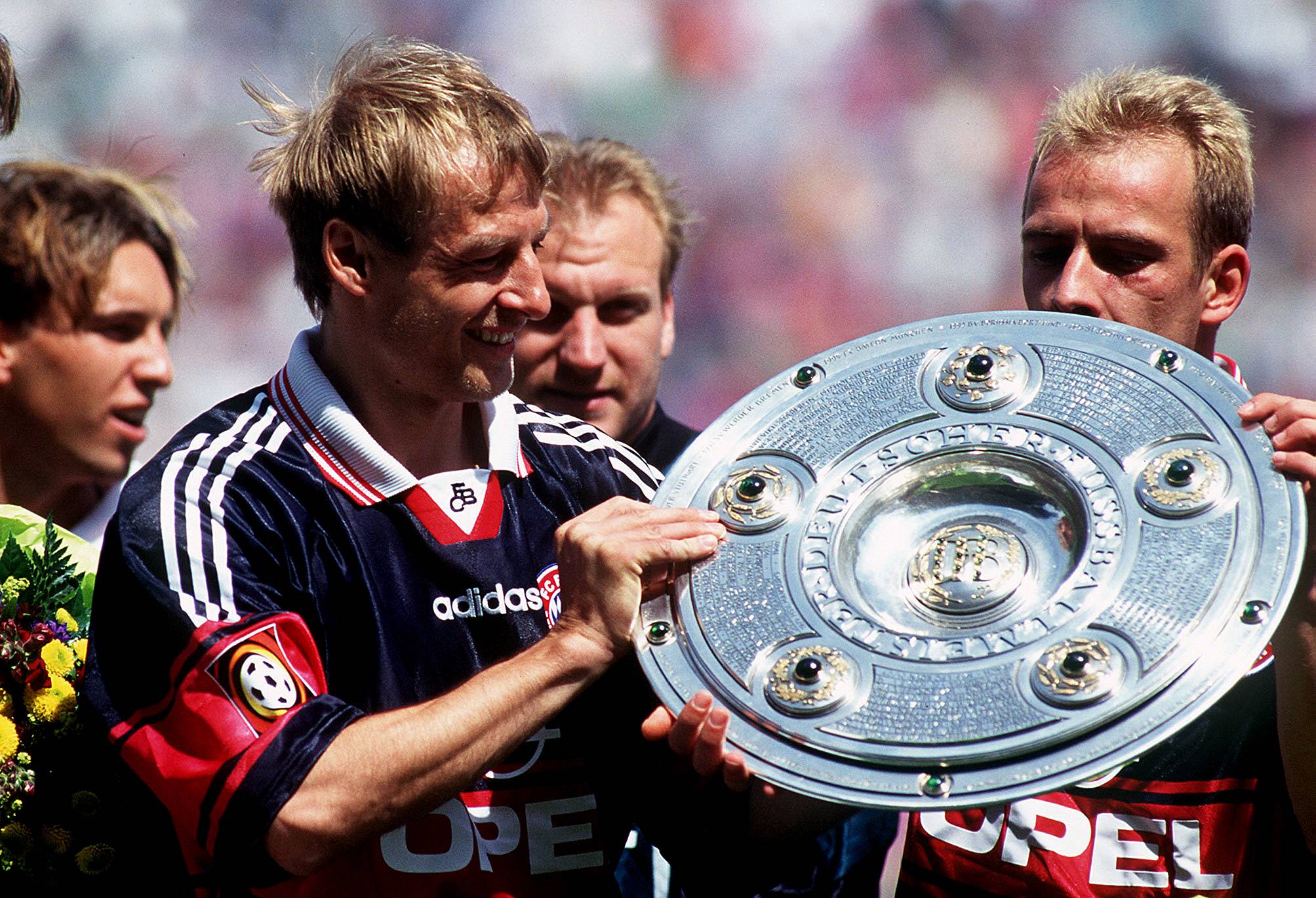 克林斯曼诡异笑,克林斯曼去哪里了