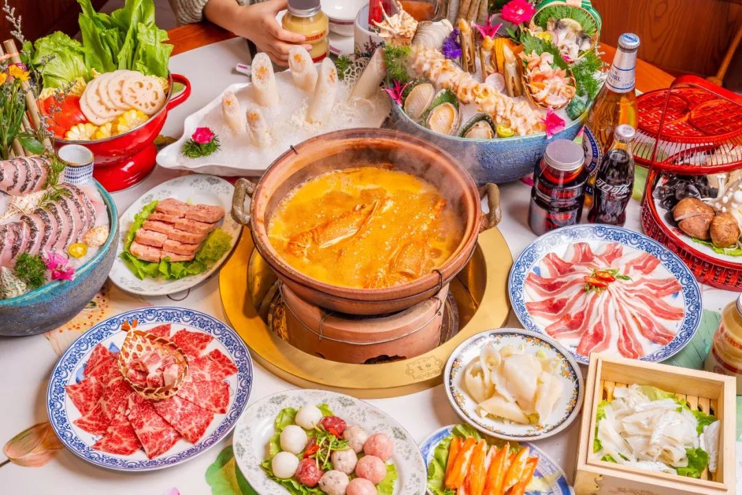 排爆新天地！魔都港式火锅界杀出黑马，开卖「澳洲青龙黄金锅」