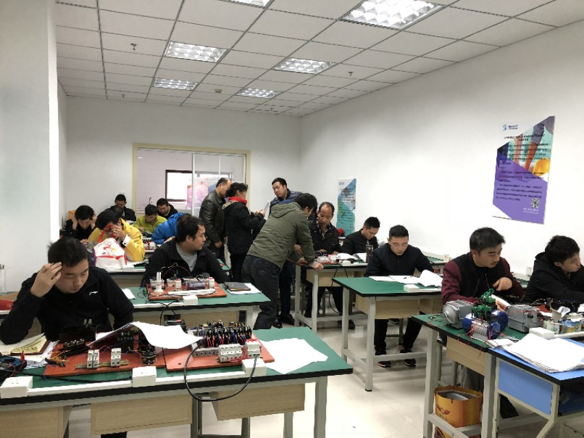 苏州高压电工培训费用多少,苏州人民桥附近有培训电工吗