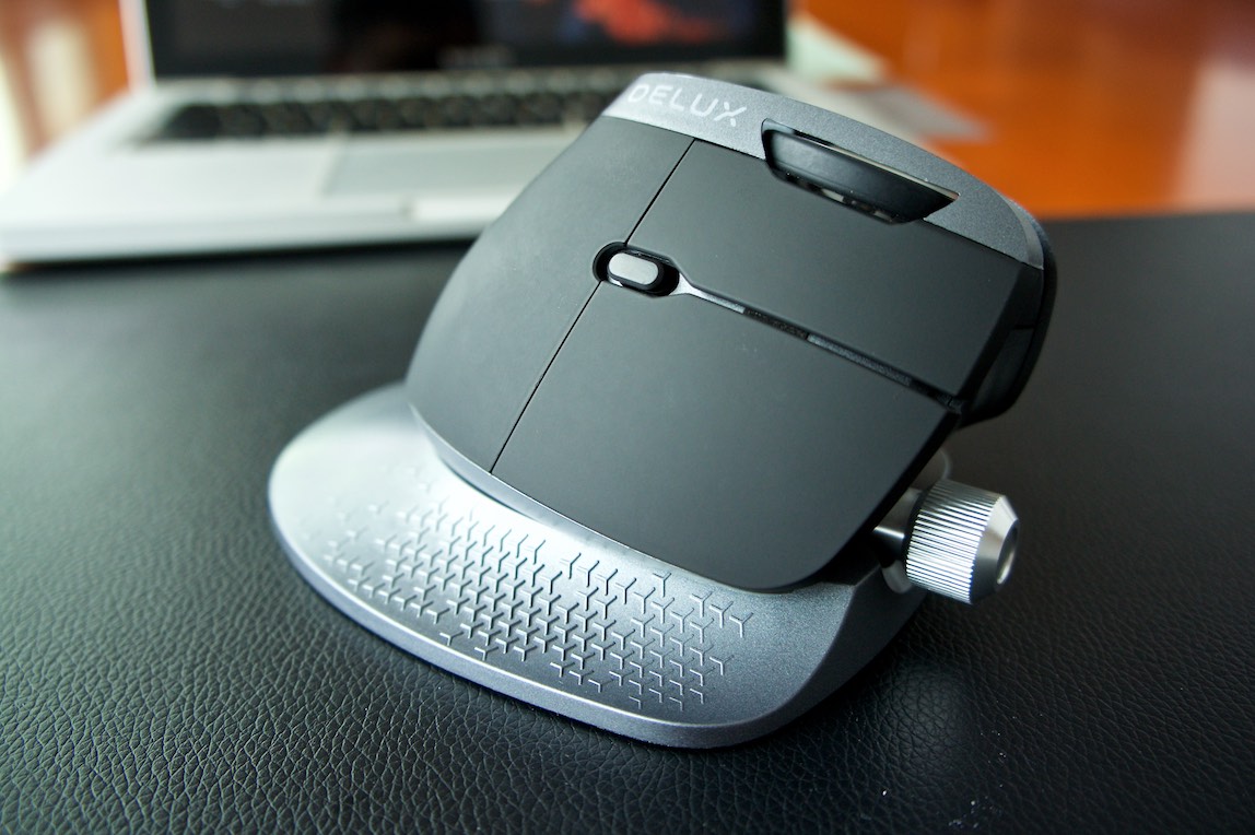 远离鼠标手，不妨试试用垂直鼠标吧！