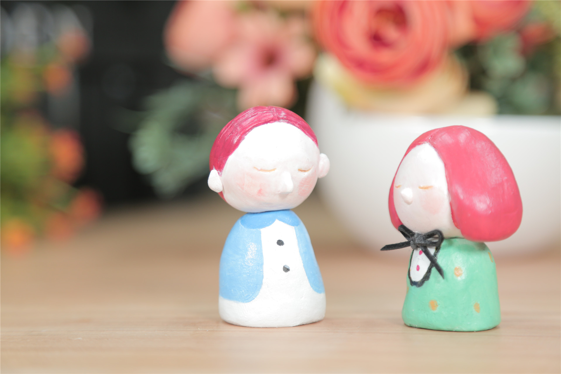 捏几块可爱的粘土,用粘土制作可爱小男孩