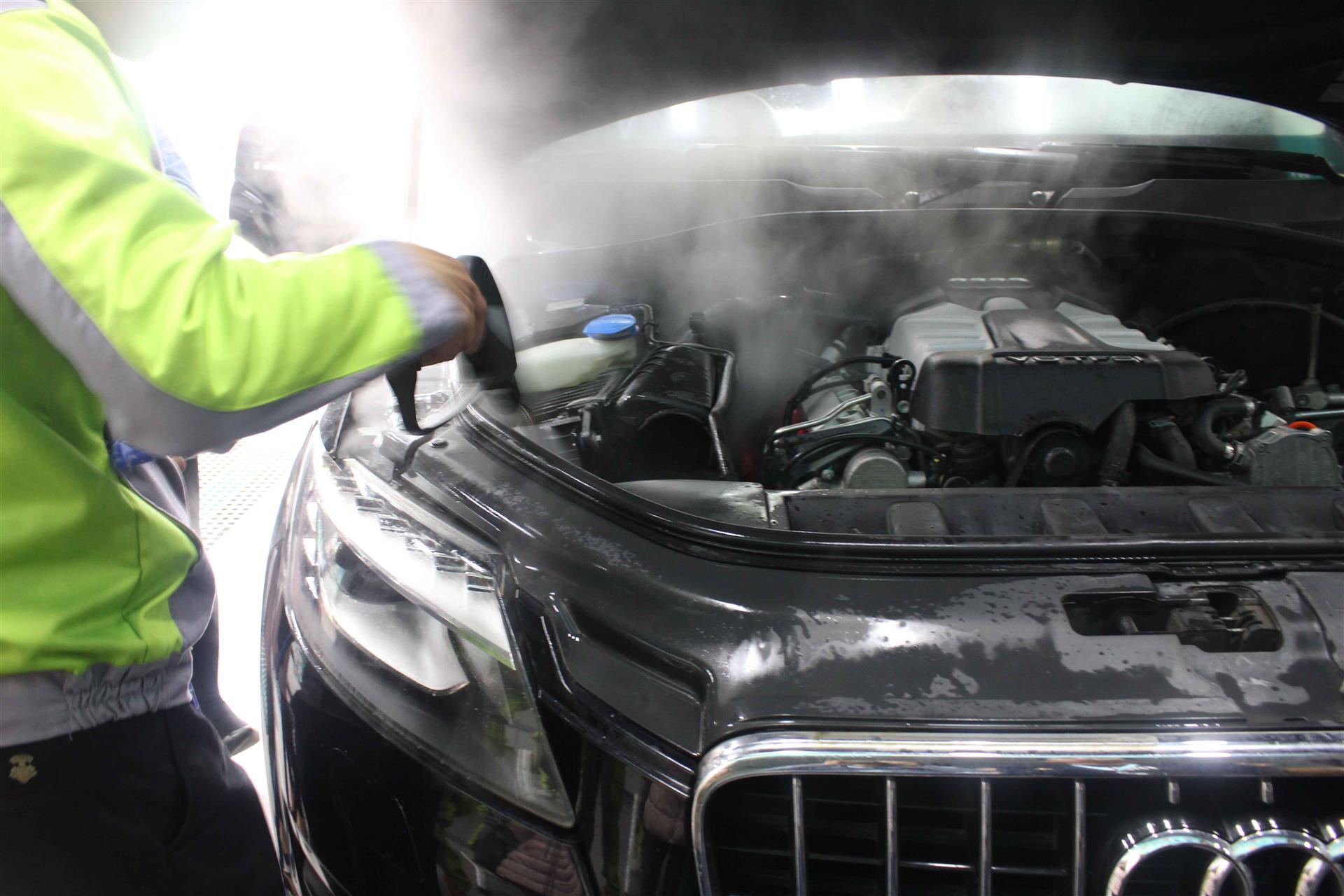 汽车漆面应该如何保养,常见的汽车漆面保养方法