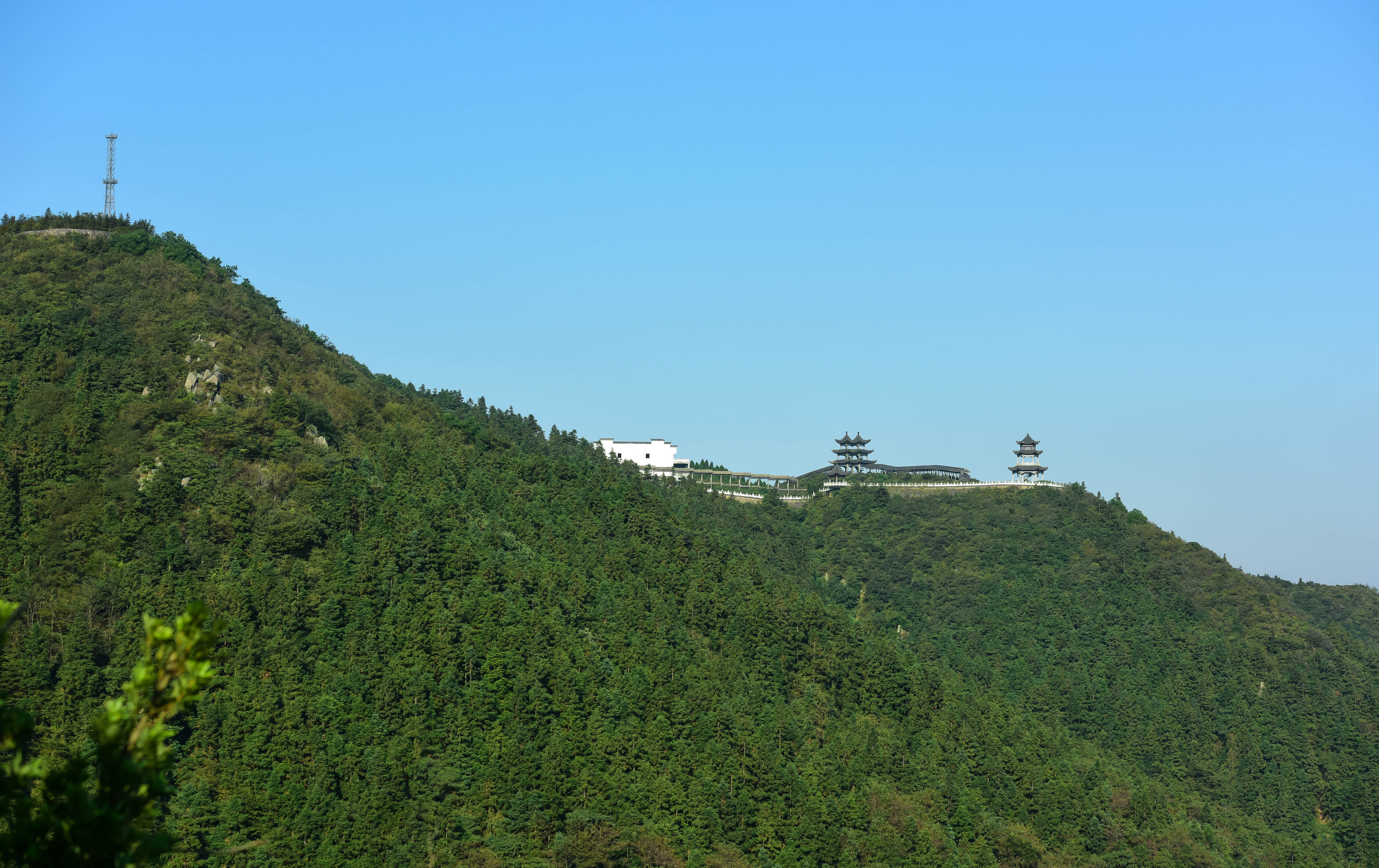 南昌梅岭主峰游玩,南昌梅岭山顶的风景