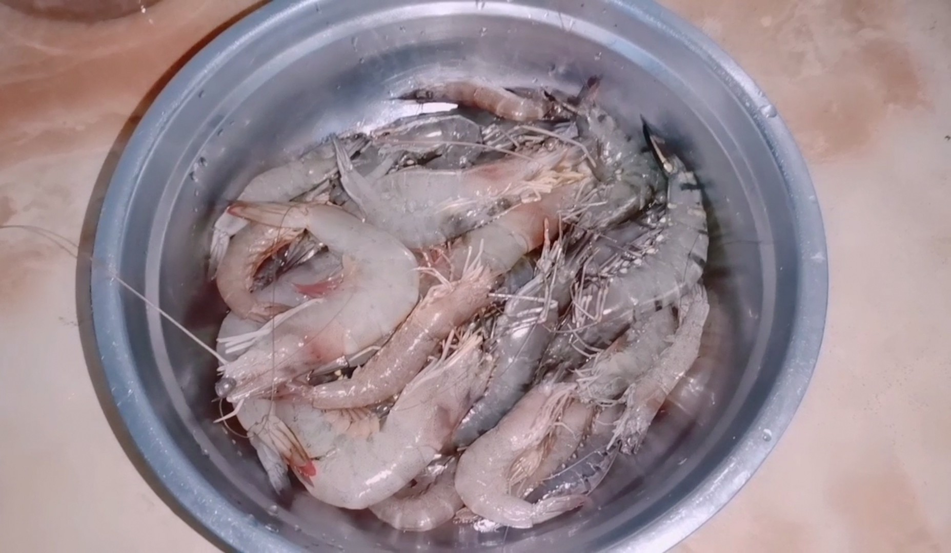 蒜蓉大虾粉丝蒸虾,大虾的家常做法蒜蓉蒸虾