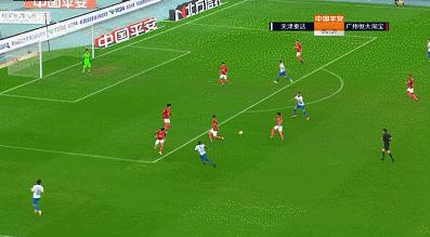 不愧恒大队魂！郑智再现核心本色：中超3次一对一锁住世界强援