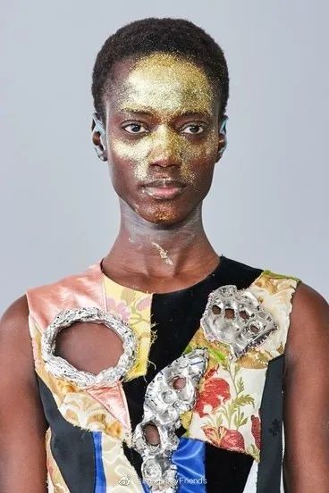 时装周卖衣服,米兰时装周爆火