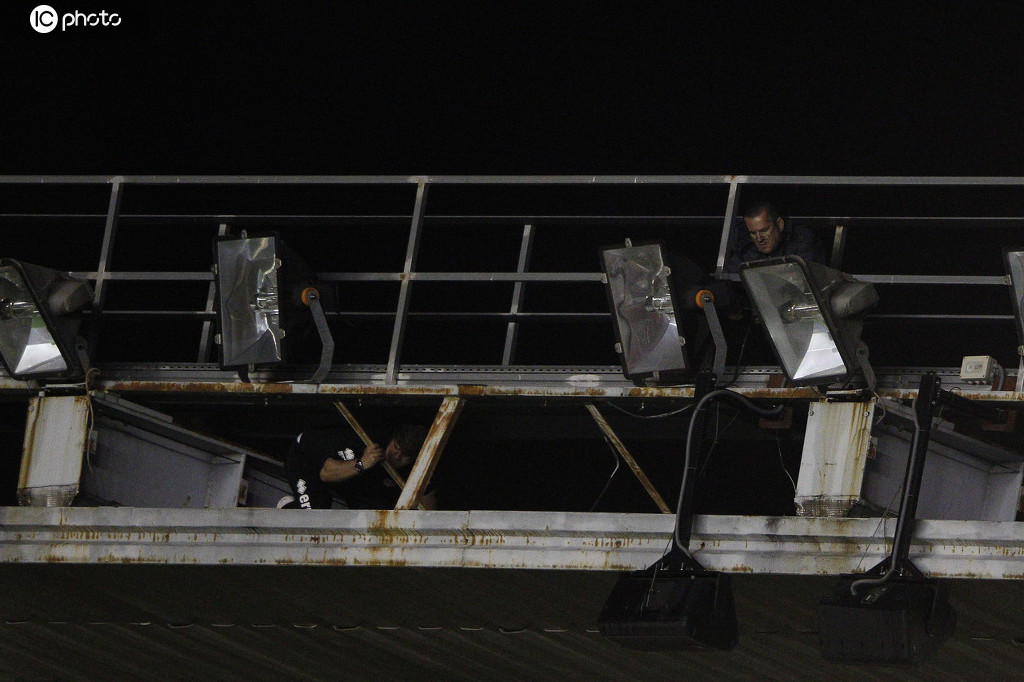 哪些情况终止足球比赛,足球比赛因为意外情况延期怎么办