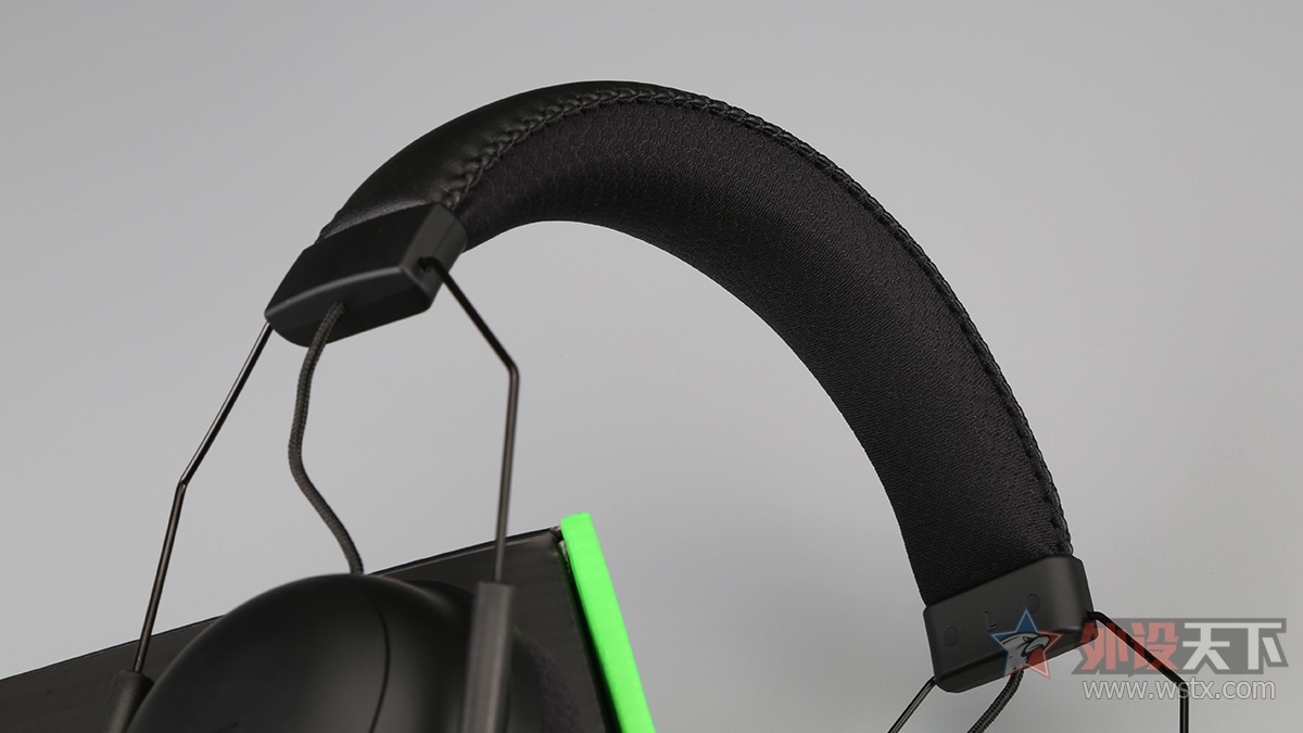 无线连接:雷蛇旋风黑鲨V2专业版游戏耳机评测