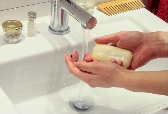 夏季蚊虫咬留疤怎么办,夏天蚊虫叮咬的疤会留白印吗