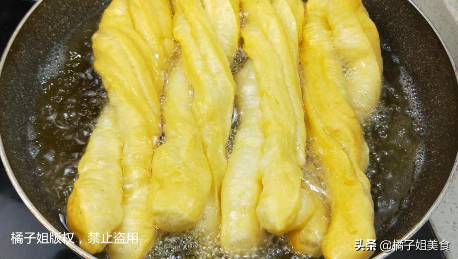 油条的家常做法蓬松暄软做法简单,油条的家常做法酥脆空心蓬松