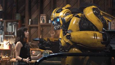 上映首日获得单日票房第一的佳绩,大黄蜂最新上映消息