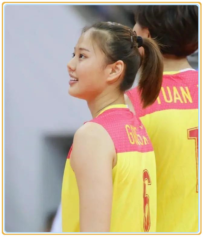 龚翔宇在中国女排接应的位置,接应中国女排